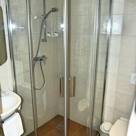 Gate Hotel
