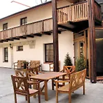 Gate